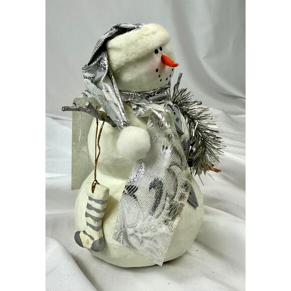 Vintage Bucilla Frosty Vintage Snowman Figurine Silver Hat Heart Buttons Wreath Stocking